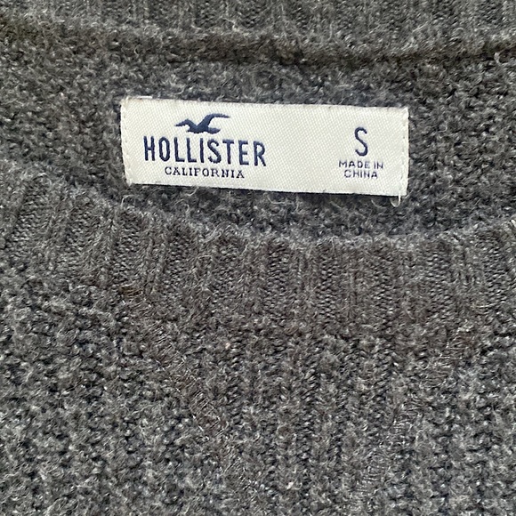 Hollister • Gray Knit Long Sleeve Sweater Dress - Picture 4 of 4